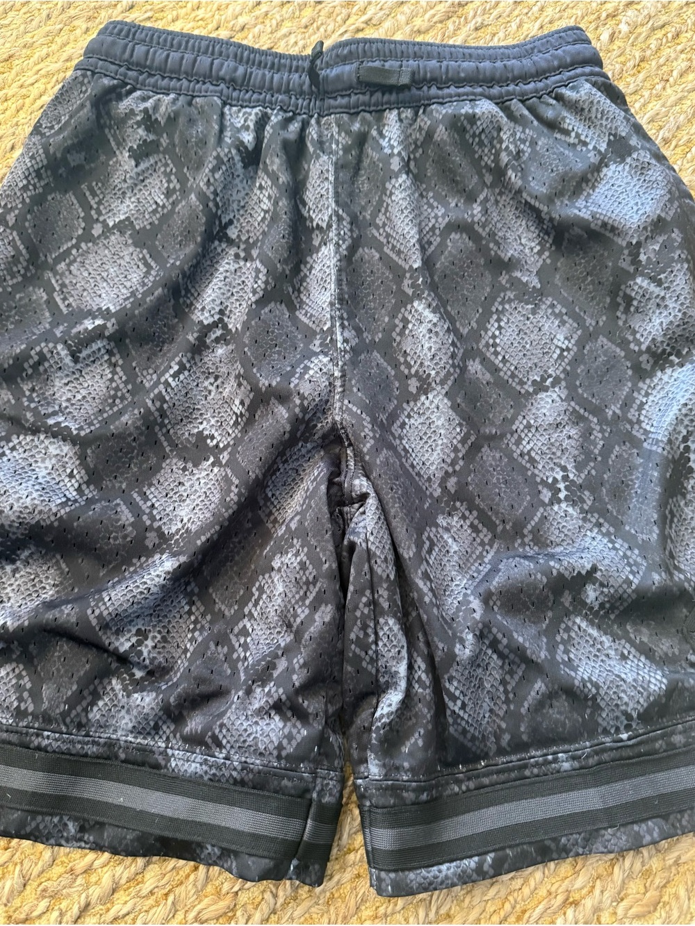 Jordan Dri-Fit Diamond Boys Black Snake Print Drawstring Athletic Shorts Size XL